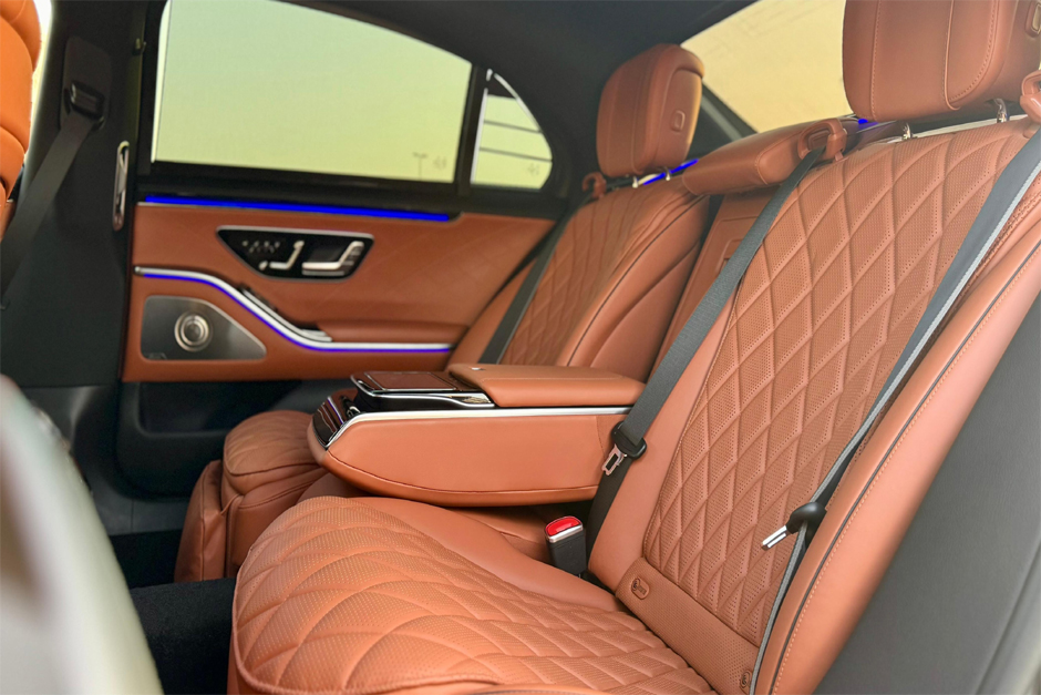 chauffeur car hire in dubai