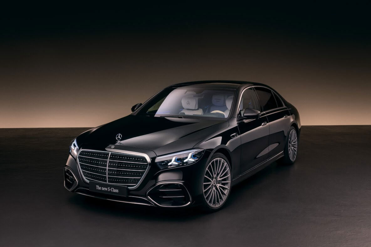 Black 2027 Mercedes-Benz S-Class luxury chauffeur car in Dubai